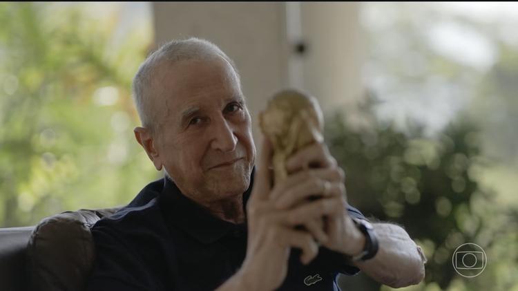 Carlos Alberto Parreira é internado no hospital Samaritano, no Rio