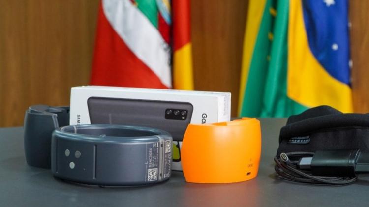 Sobe para 1,2 mil nº de agressores com tornozeleira no RS; desde início do programa, foram zerados crimes contra vítimas monitoradas
