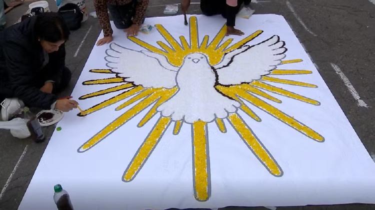 Tradicionais tapetes de Corpus Christi são montados por voluntários em Juiz de Fora e região; FOTOS