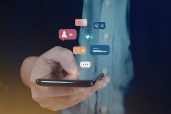 Social media e infermieri: il sottile confine tra libertà di espressione e responsabilità professionale