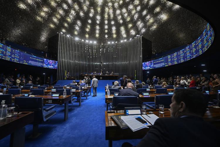A agenda-bomba do Senado em ano eleitoral - O Assunto #1738