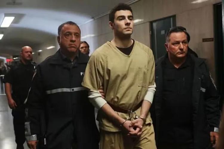 Julgamento de Luigi Mangione é adiado após réu se decalrar culpado por assassinato de CEO