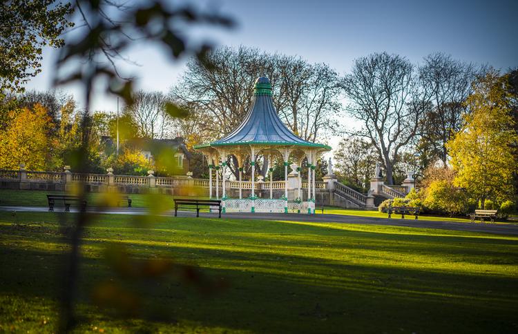 Leazes Park Bandstand on the 11.5km Newcastle Cycle Route: Wylam Brewery, Leazes Park