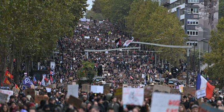 Una marea di manifestanti in Francia, ma il caos del 17 ottobre non si ripete