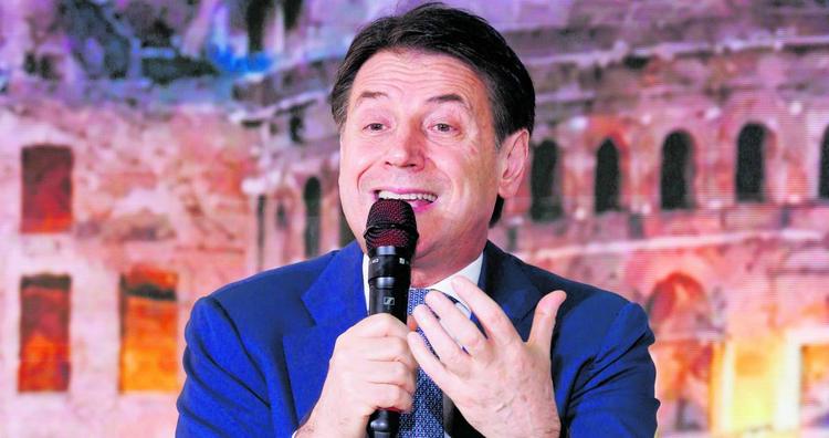 Conte nega le trame e offende. Ma le carte lo smentiscono