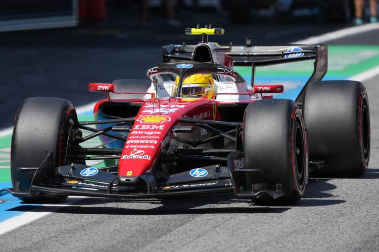 F1, Leclerc a muro a Barcellona: pole Russell, Hamilton 2° davanti ad Antonelli