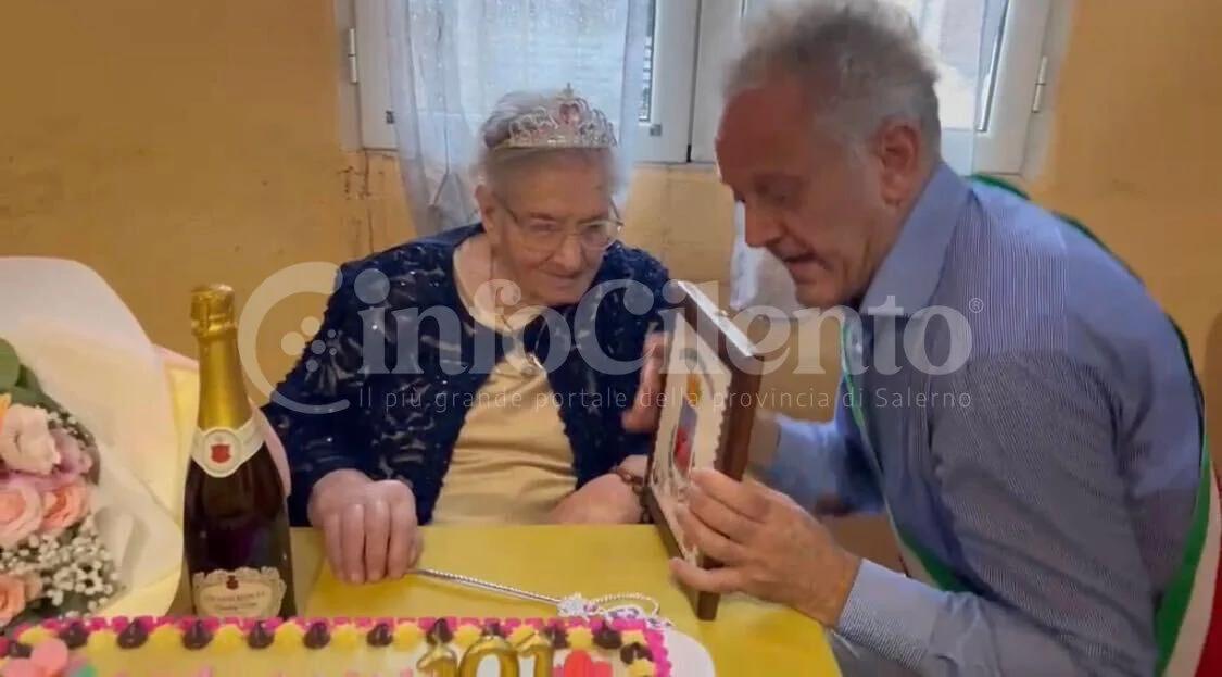 Roccadaspide in festa per i 101 anni di nonna Antonia: una vita circondata dall’amore