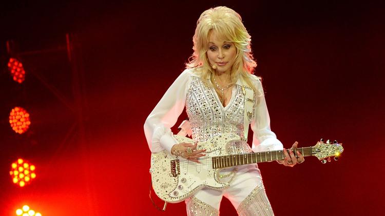 Veja o Grand Ole Opry dedicar uma apresentação inteira à música de Dolly Parton