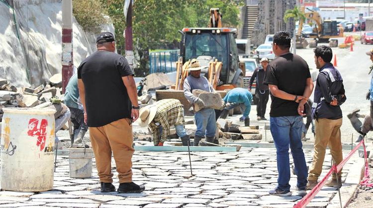 Cierran vialidades en Yecapixtla por trabajos de pavimentación y mejora urbana