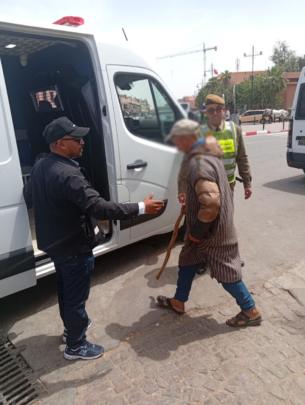 السلطات المحلية بجامع الفنا تحيل عدد من المتشردين على مؤسسات الرعاية