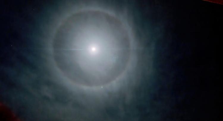 Météo : un superbe halo lunaire photographié dans le ciel d’Occitanie ce dimanche
