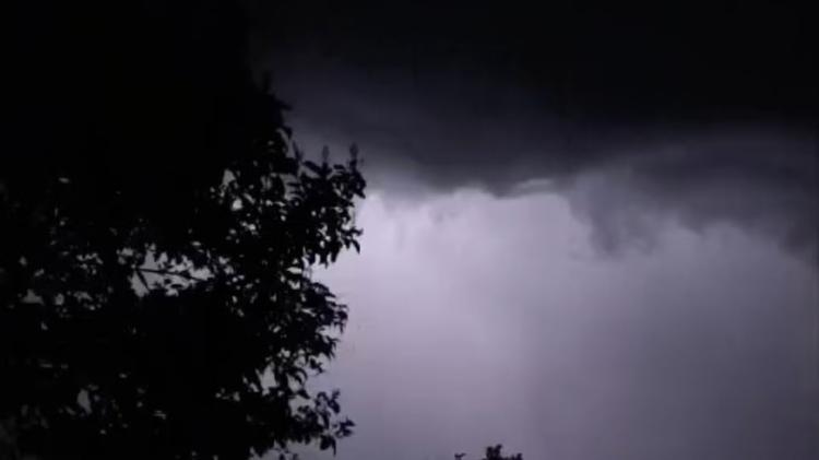 Temporal afeta 54 mil pessoas, deixa 4 feridos e danifica 8,1 mil casas no RS, aponta Defesa Civil