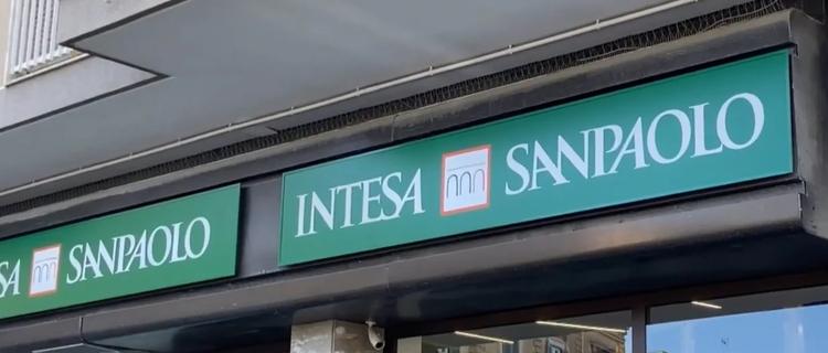 Intesa – San Paolo, spiava i conti del vip e politici: chiuse le indagini sull’ex dipende Coviello