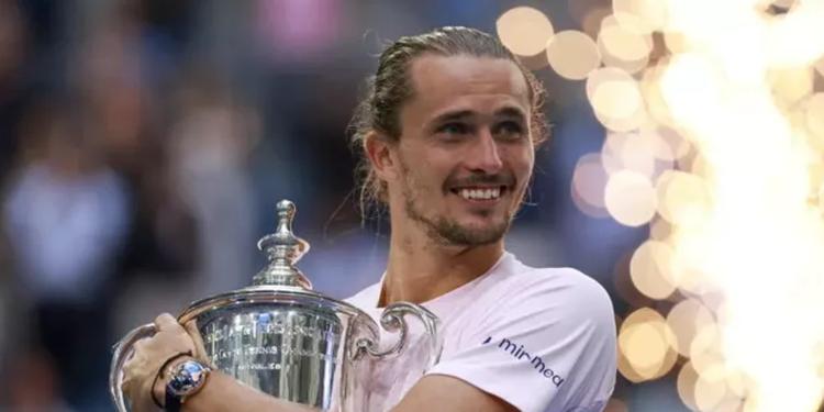 Tennis, Zverev vince gli US Open e spezza il sogno di Shelton in 4 set