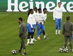 El Corrillo: "Los jugadores del Madrid se cargaron al entrenador y están destruyendo el vestuario"