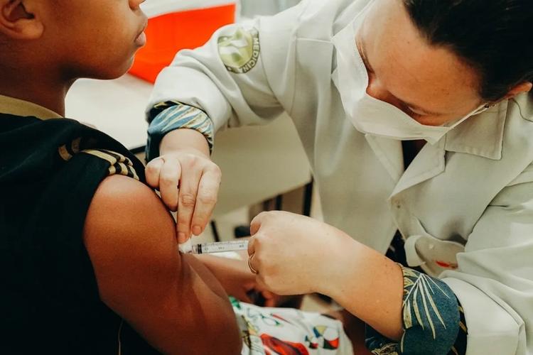 Barra Mansa amplia vacinação contra a gripe para grupos prioritários