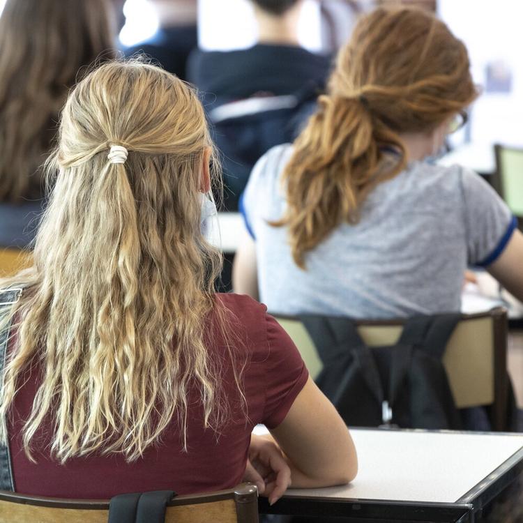 Nuove linee guida per la scuola: sì ai compiti sul diario, stop a più verifiche nello stesso giorno