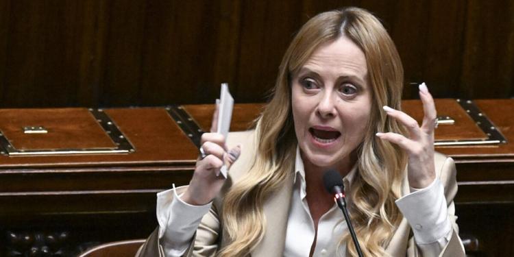 Meloni boccia l’intesa di Trump sul gasolio russo, Mosca replica: «Non è affare suo»