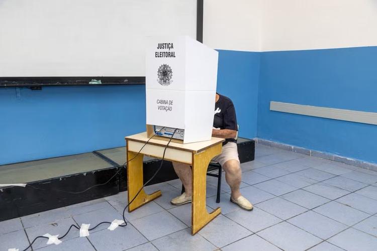 FOTOS: acompanhe a votação do 1º turno nas seções da região de Campinas