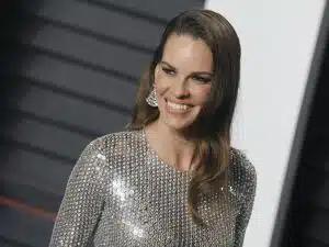 ¡Hilary Swank está embarazada! Espera a su tercer hijo a los 52 años