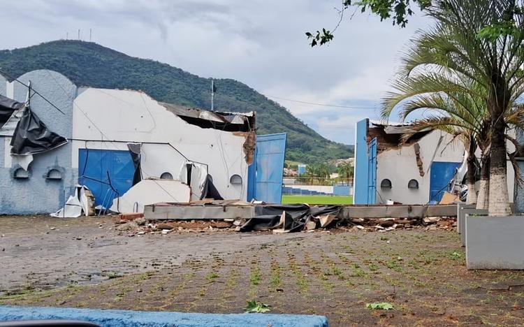 Centenas de imóveis seguem sem energia após temporal no Sul de MG no sábado; fornecimento deve ser normalizado nesta segunda
