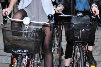 Salute, in bici 1 italiano su 10 e a piedi 2 su 5, Iss 'mobilità attiva in calo'