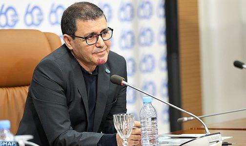 تتويج الباحث المغربي إبراهيم المزند بجائزة الشارقة الدولية للتراث الثقافي