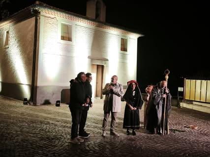 IL MISTERO DEI SIMBOLI PERDUTI: BARAGIANO SI TRASFORMA IN UN TEATRO A CIELO APERTO Una serata speciale e suggestiva ha a...