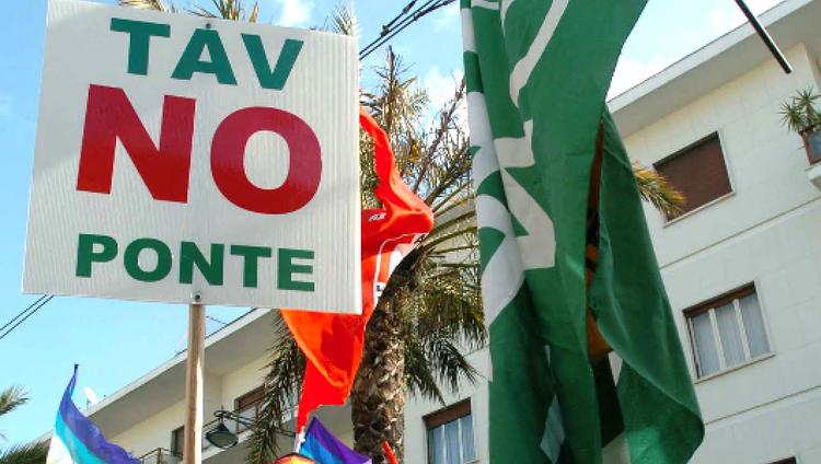 Lo Stretto di Messina non è certo la Val di Susa, ma il Viminale invita all’attenzione