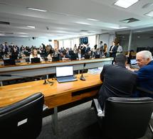 PEC do fim da escala 6x1 é aprovada na CCJ do Senado e segue para última etapa da votação