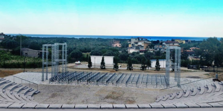 Locri, Fontana annuncia i fondi per lo stadio e lavori di viabilità