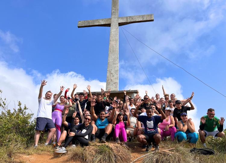 Jovens Franciscanos de Colatina fazem experiência de subida ao Cruzeiro. Ouça!