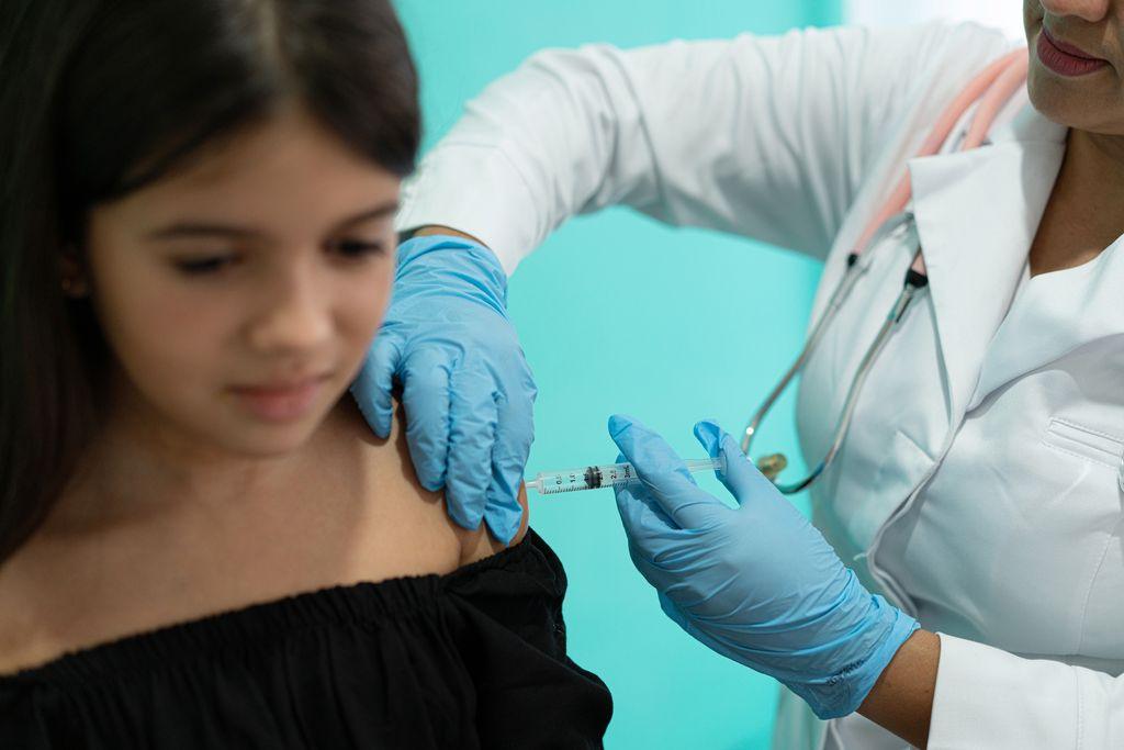 Papillomavirus : moins de 15% des élèves de 5ᵉ vaccinés, le gouvernement espérait le double