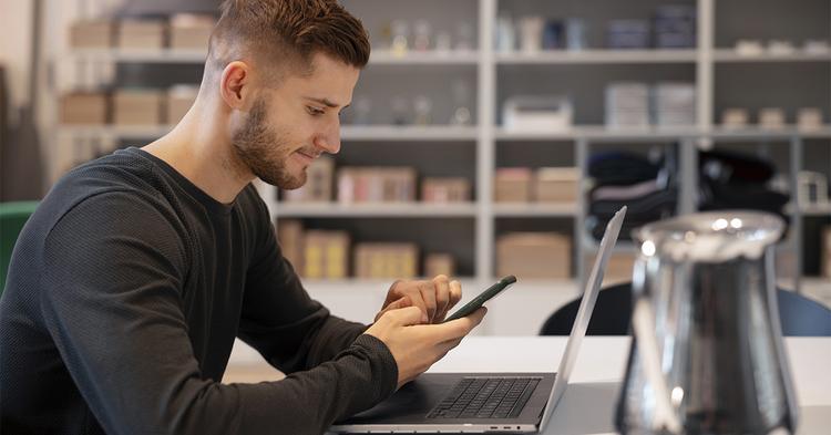 Produtividade e automação estão entre os principais ganhos da IA para pequenos e médios empreendedores, mostra Serasa Experian