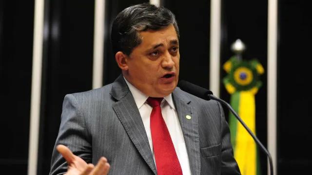 Ministro de Lula diz que 'taxa das blusinhas' foi erro e que elo Flávio-Master vai para campanha