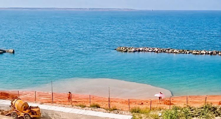 Chiazza in mare a Lido Taranto, Di Bello chiede verifiche immediate