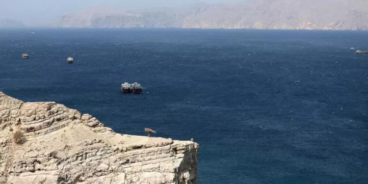 Medio Oriente, sale la tensione nello Stretto di Hormuz. Il Bahrein: "Attaccati da missili e droni iraniani"