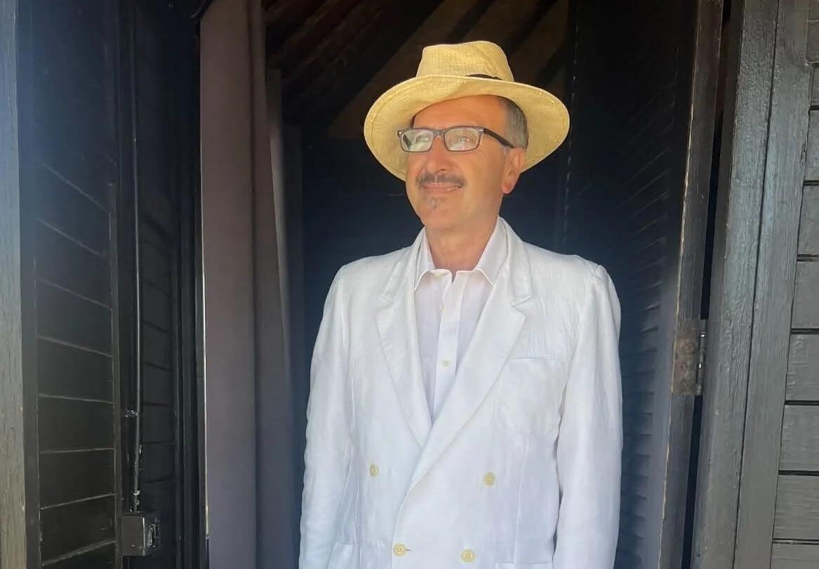 Agnone Cilento celebra Walter Melchionda, attore della soap Rai, “Un posto al Sole”: nasce la panchina d’arte