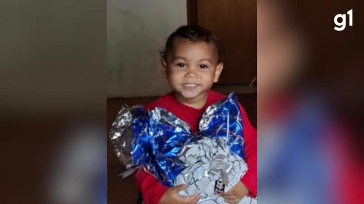 Menino de 3 anos espancado por não dar 'bom dia' ao pai morre no RS; missionário dos EUA confessou o crime e foi preso