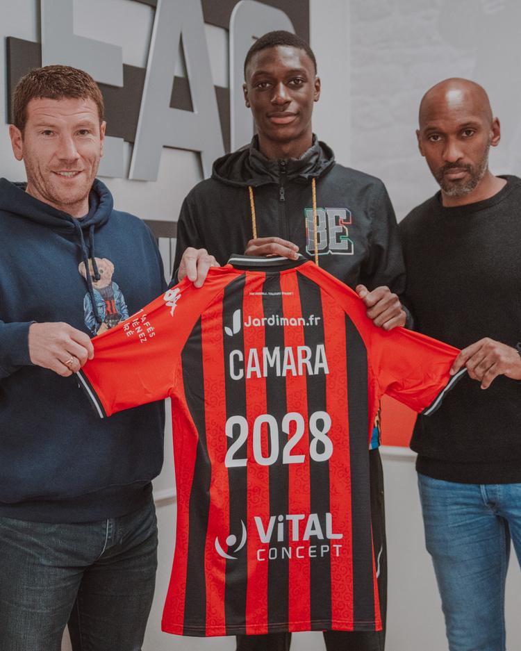 Un contrat stagiaire pour Mamadou Camara En Avant Guingamp EAG AMD02459-3