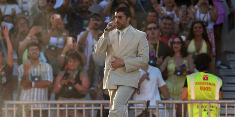 Grandine sul concerto di Bad Bunny a Milano, ci sono feriti: 80mila evacuati