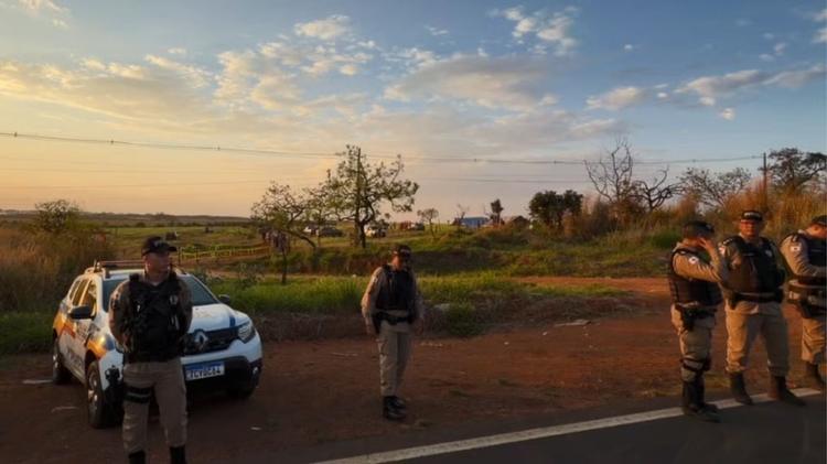 Propriedade de 97 hectares às margens da MGC-497 é ocupada por famílias em Uberlândia