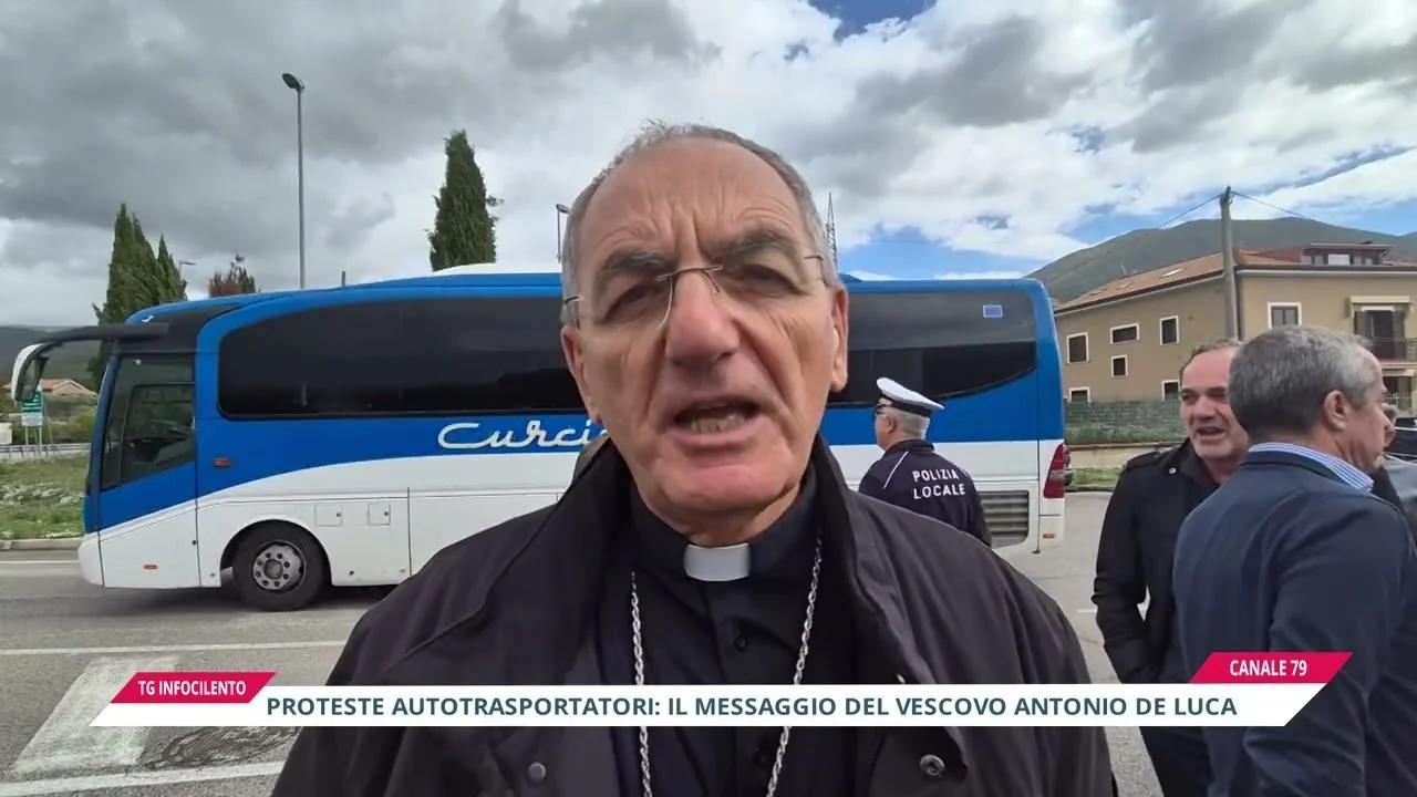 Protesta autotrasportatori a Sala Consilina: il Vescovo De Luca al presidio
