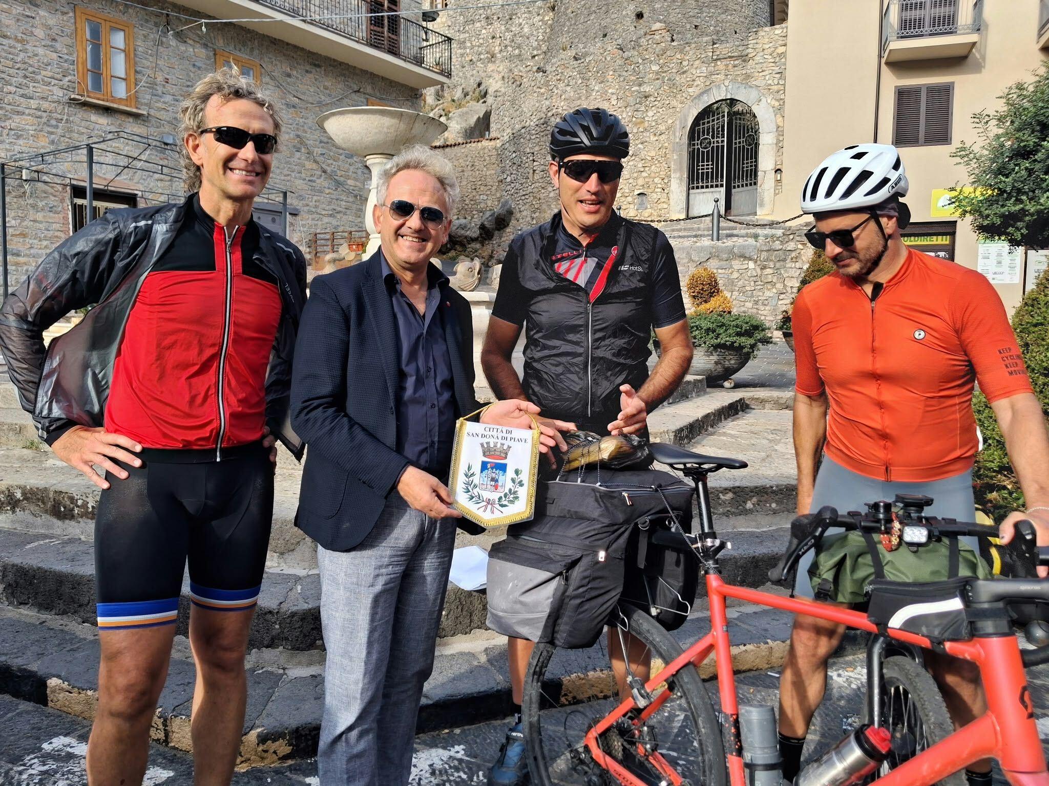Da San Donà a Roccadaspide in bici: 1.100 km per scoprire l’Italia lenta
