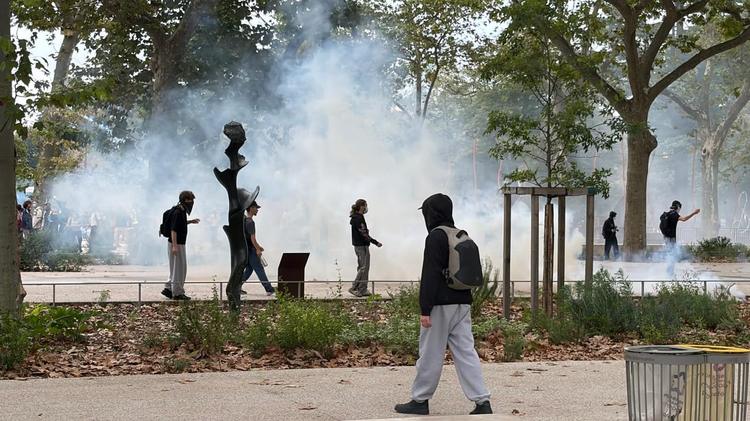 Montpellier : manifestation des lycéens, climat tendu sur la Comédie