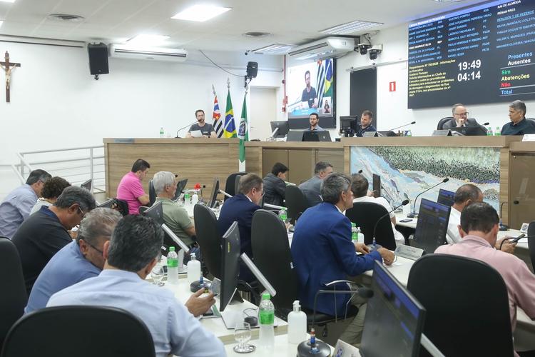 Câmara vota projeto que permite a venda de 55 imóveis e terrenos públicos em Piracicaba