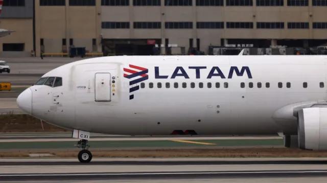 Latam terá classe executiva com assento-cama em aviões de corredor único