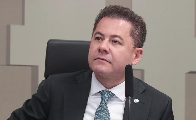 Deputado Cezinha de Madureira é alvo da PF em operação contra corrupção e lavagem de dinheiro
