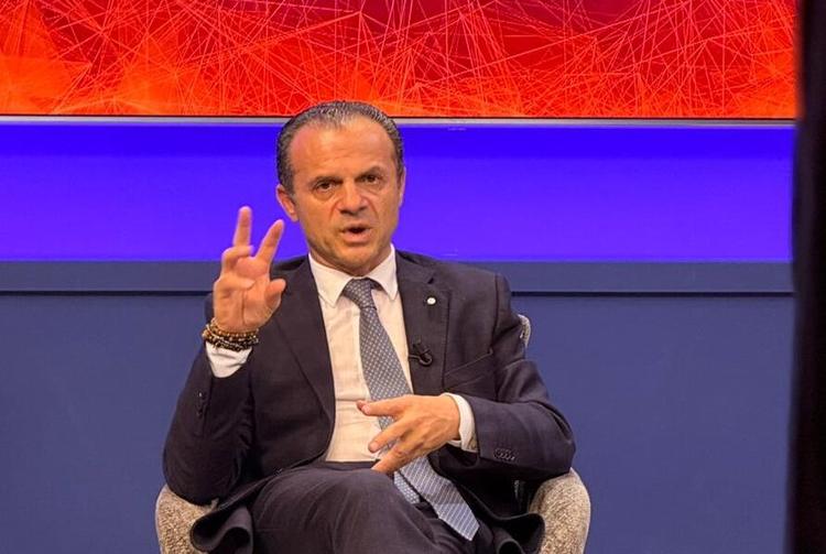 Sud Chiama Nord apre la fase di selezione per le candidature, De Luca lancia il percorso verso le regionali: "Troppi capitribù sia nel Centrodestra che nel Centrosinistra"