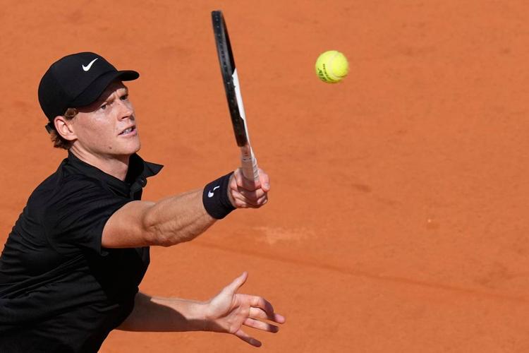 Sinner si prende il derby, ma l’impresa la firma Darderi con Zverev